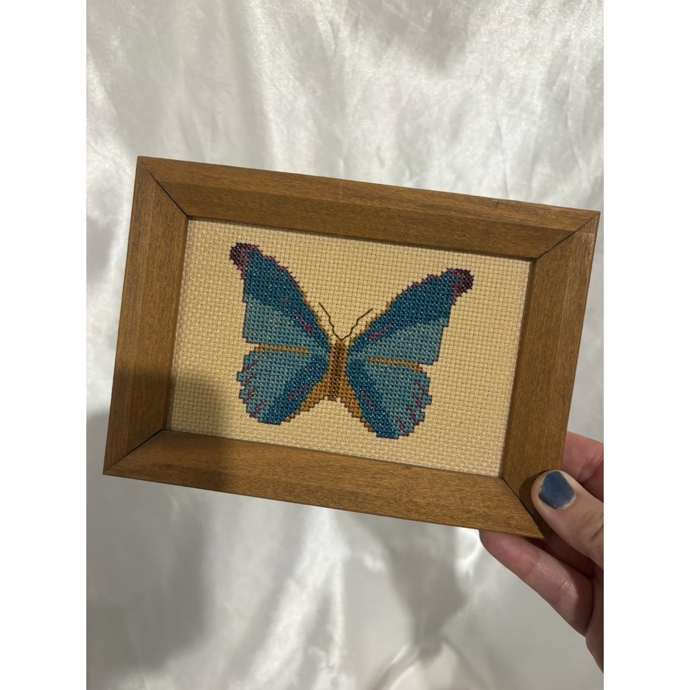 Vintage Retro Framed Butterfly Needlepoint Wood Frame Wall Art